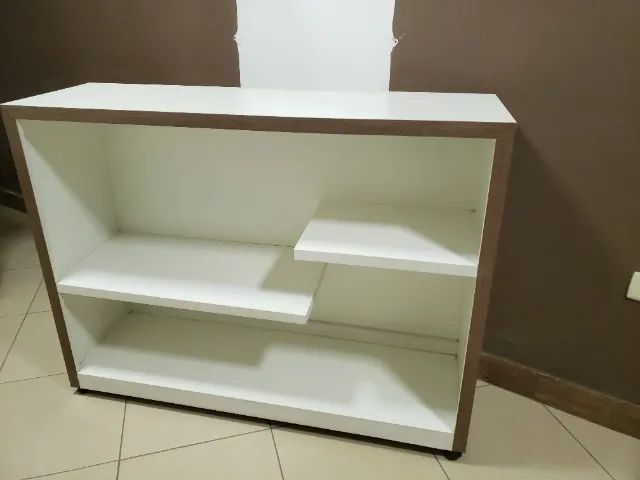 Balcão com rodízios e divisória  - Foto 2