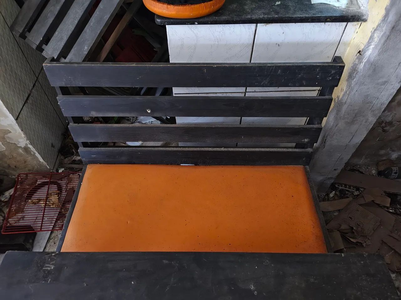 Mesa com 2 bancos 2 lugares, total 4 lugares. - Foto 3