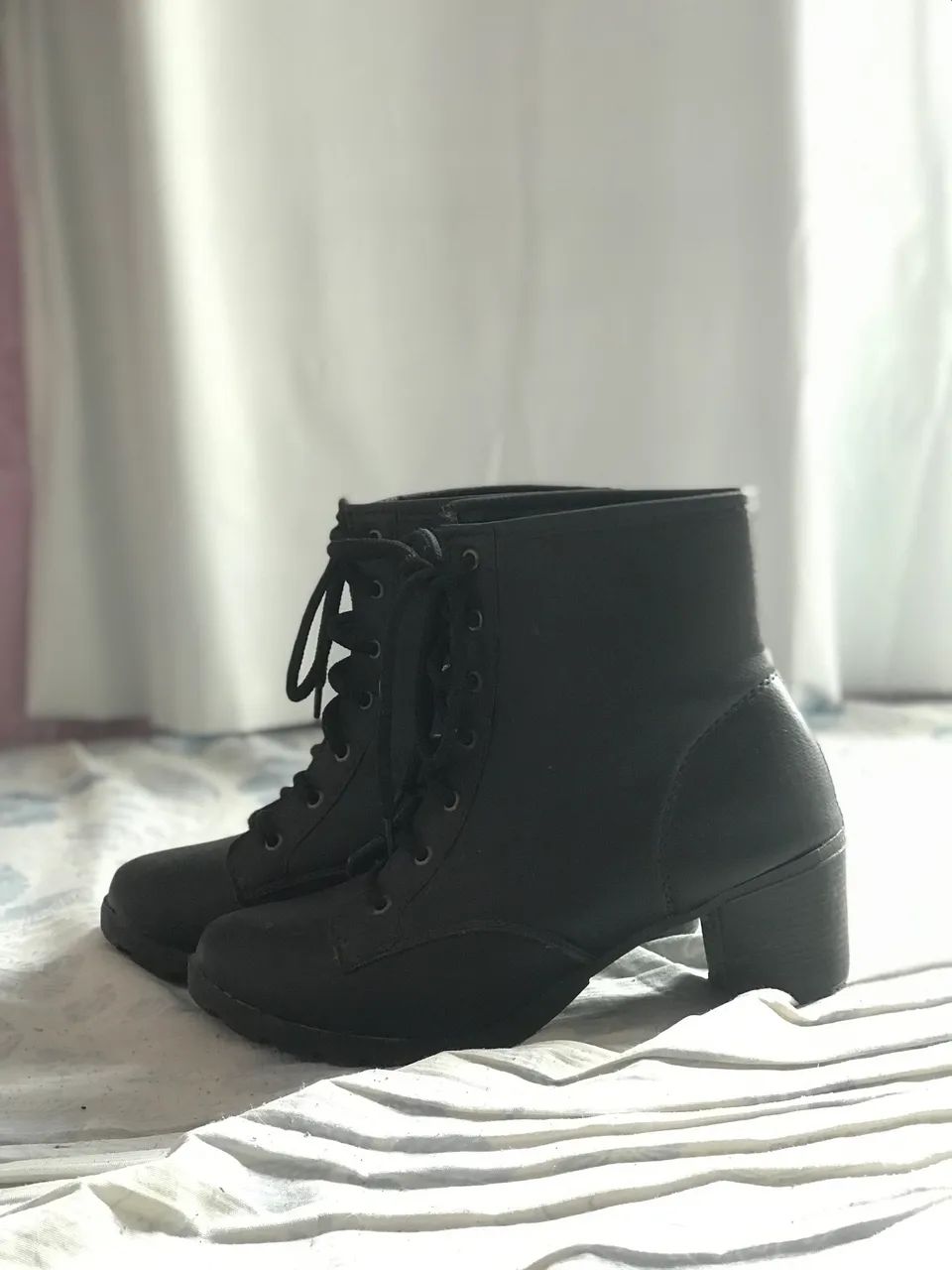 Bota Coturno de Salto Preta