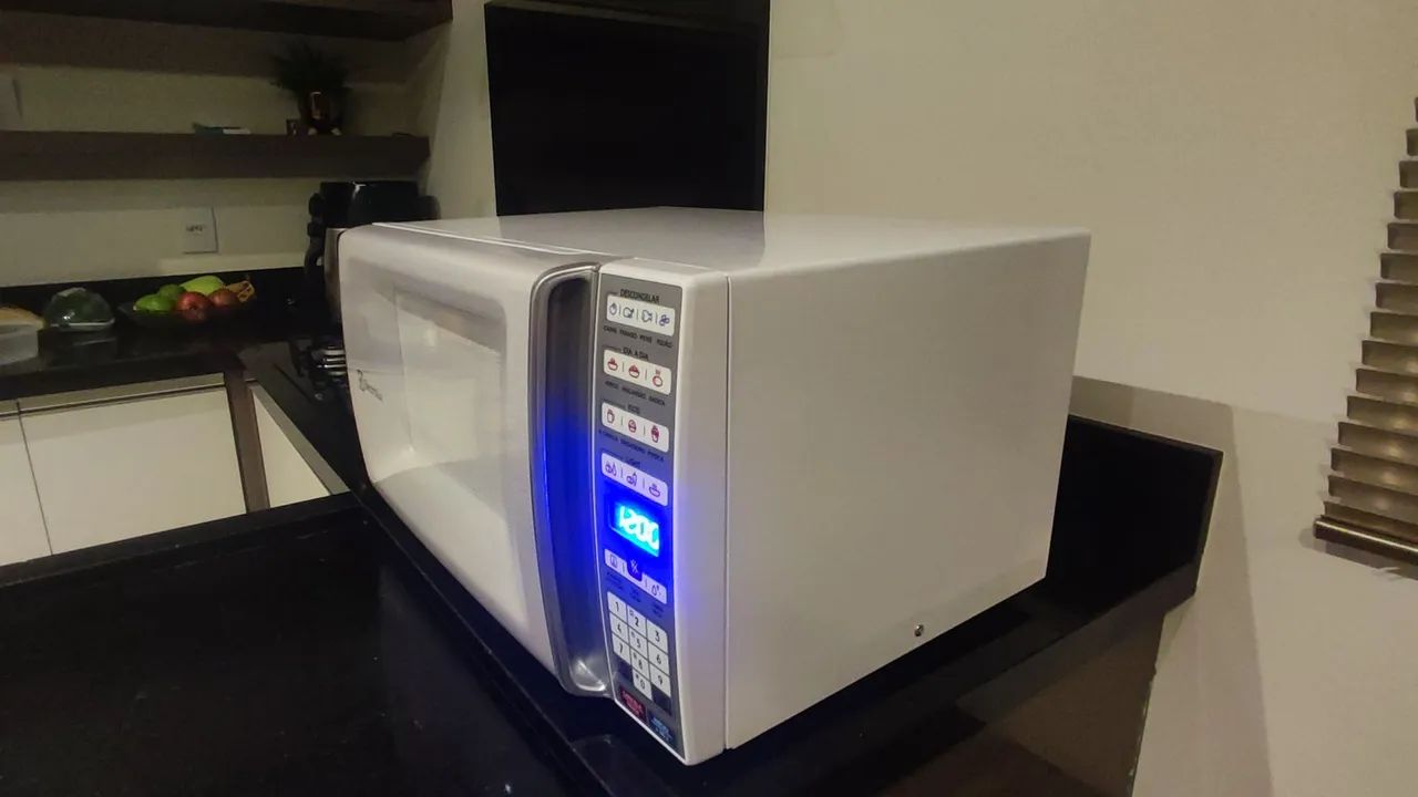 Microondas Eletrolux 34 litros  - Foto 4