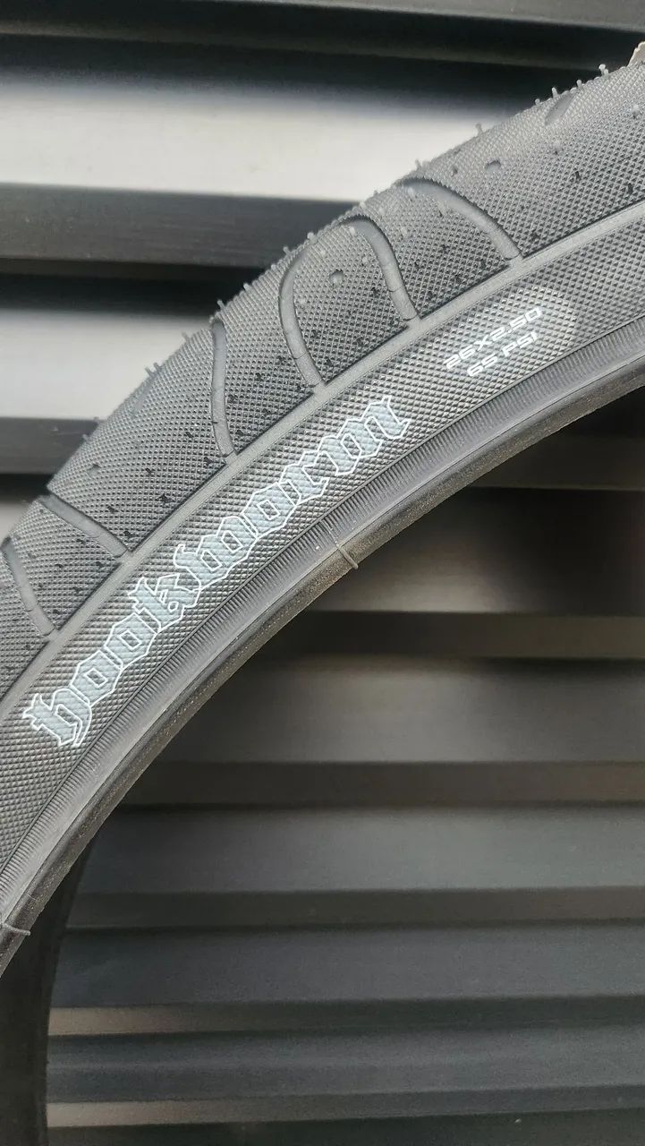 Pneu maxxis hookworm 26x2.5 - Foto 3