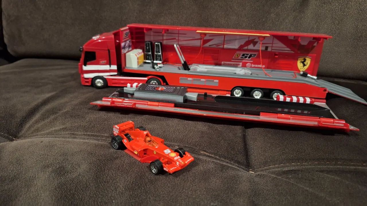 MINIATURA CAMINHÃO FERRARI F1 HOTWHEELS  - Foto 5