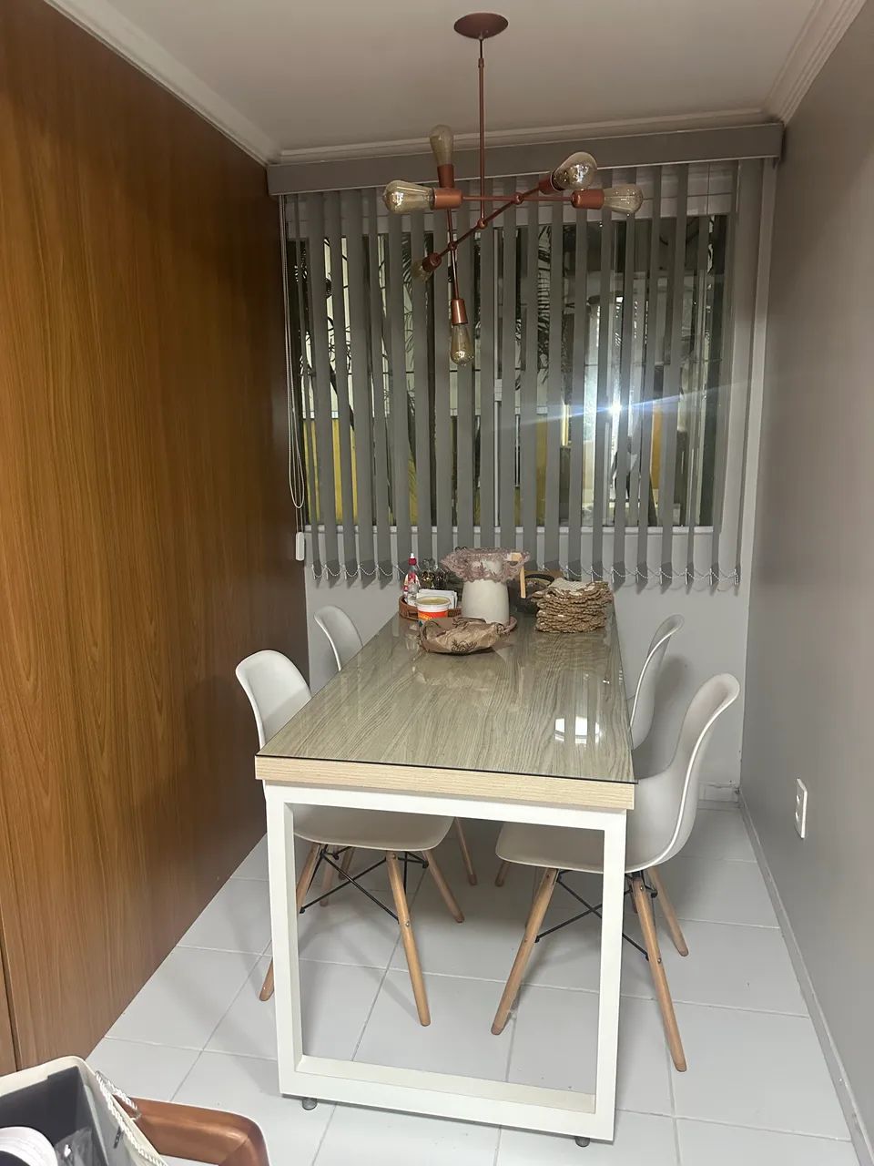 Mesa de MDF com vidro