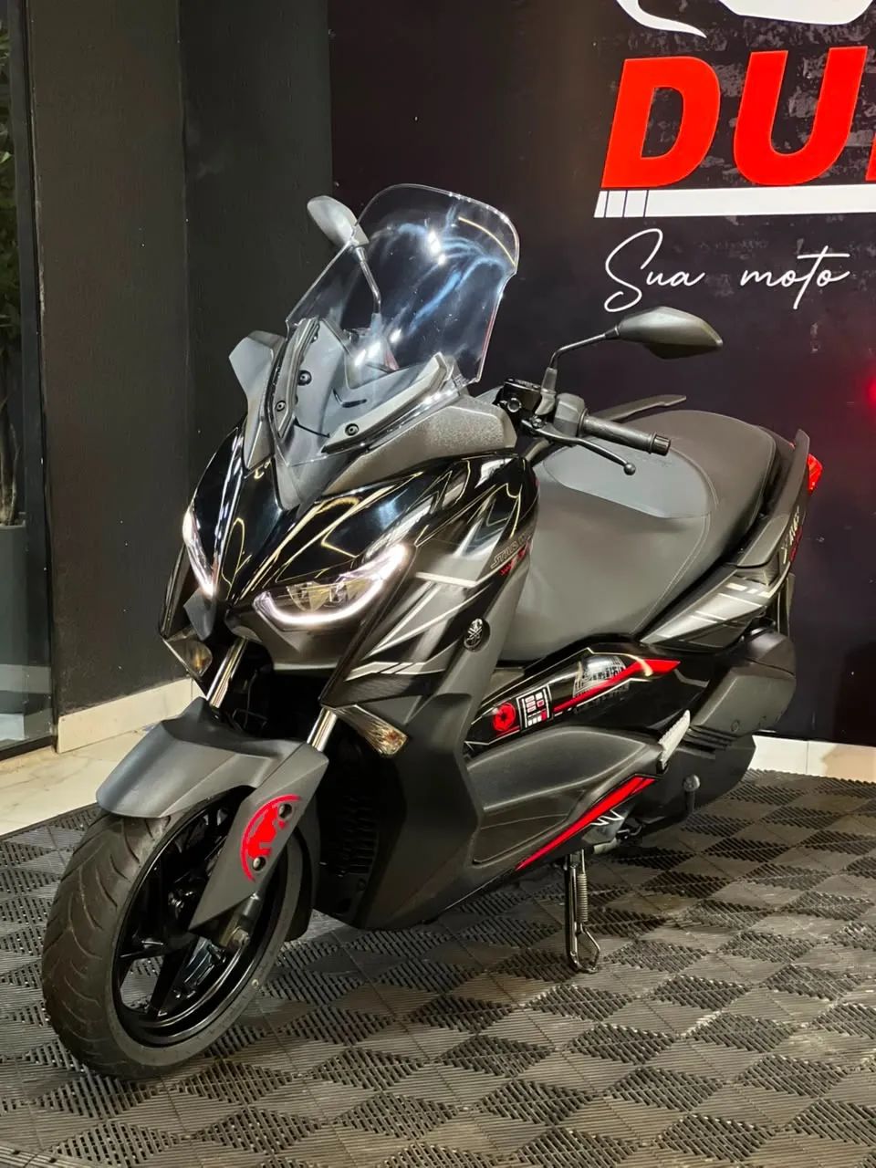 Yamaha XMAX 250 ABS Darth Vader - Foto 5