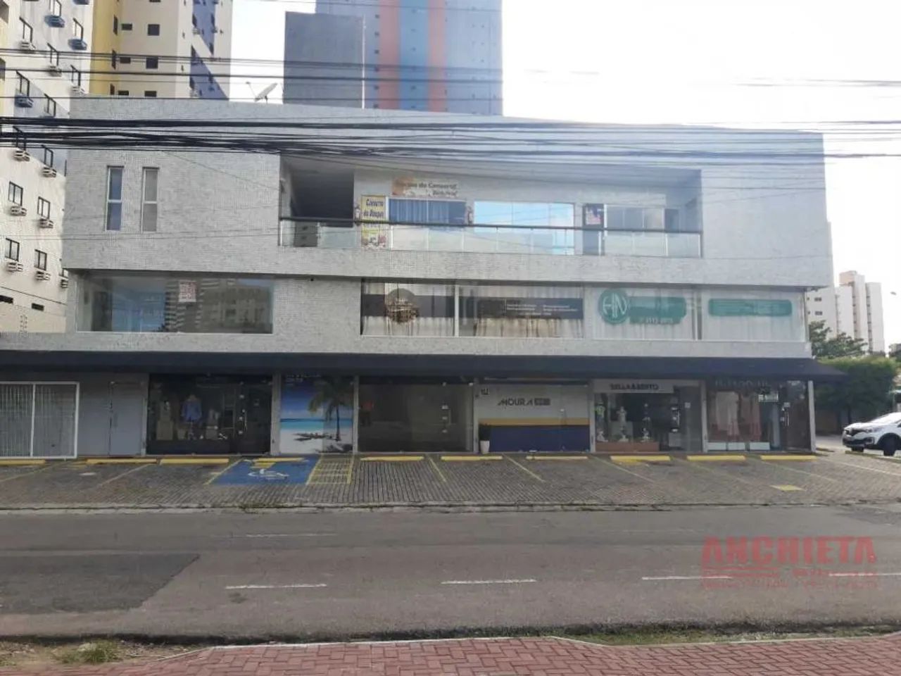 Loja vitrine COM 32 MTS² EM MANAIRA