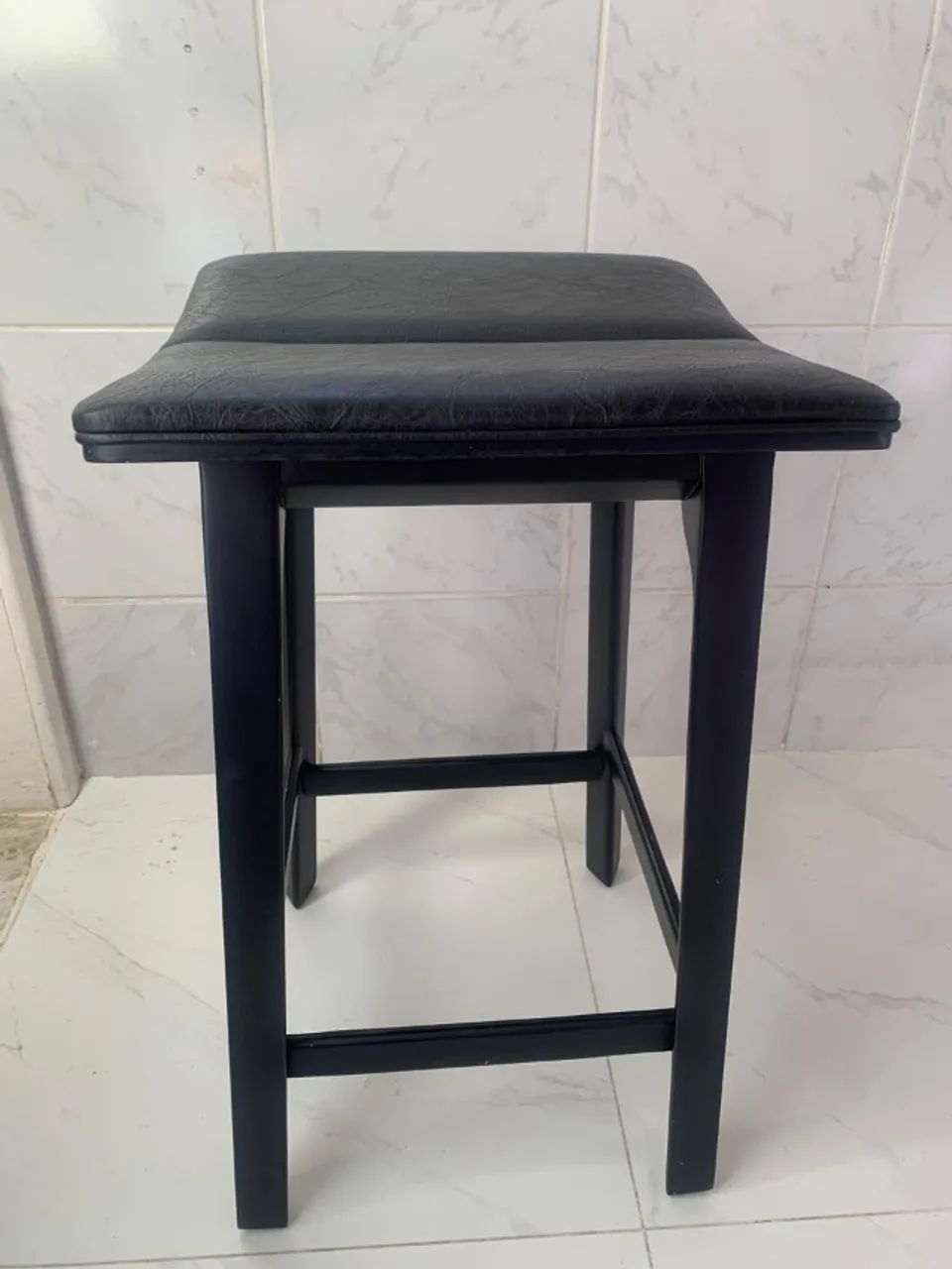 Banquetas em Madeira (2 unidades pelo preço de 1) - Foto 4