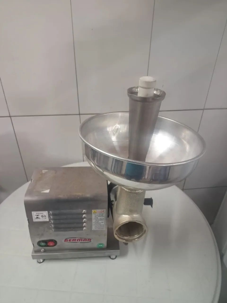 Despolpadora de Leite de Coco Bermar Bivolt