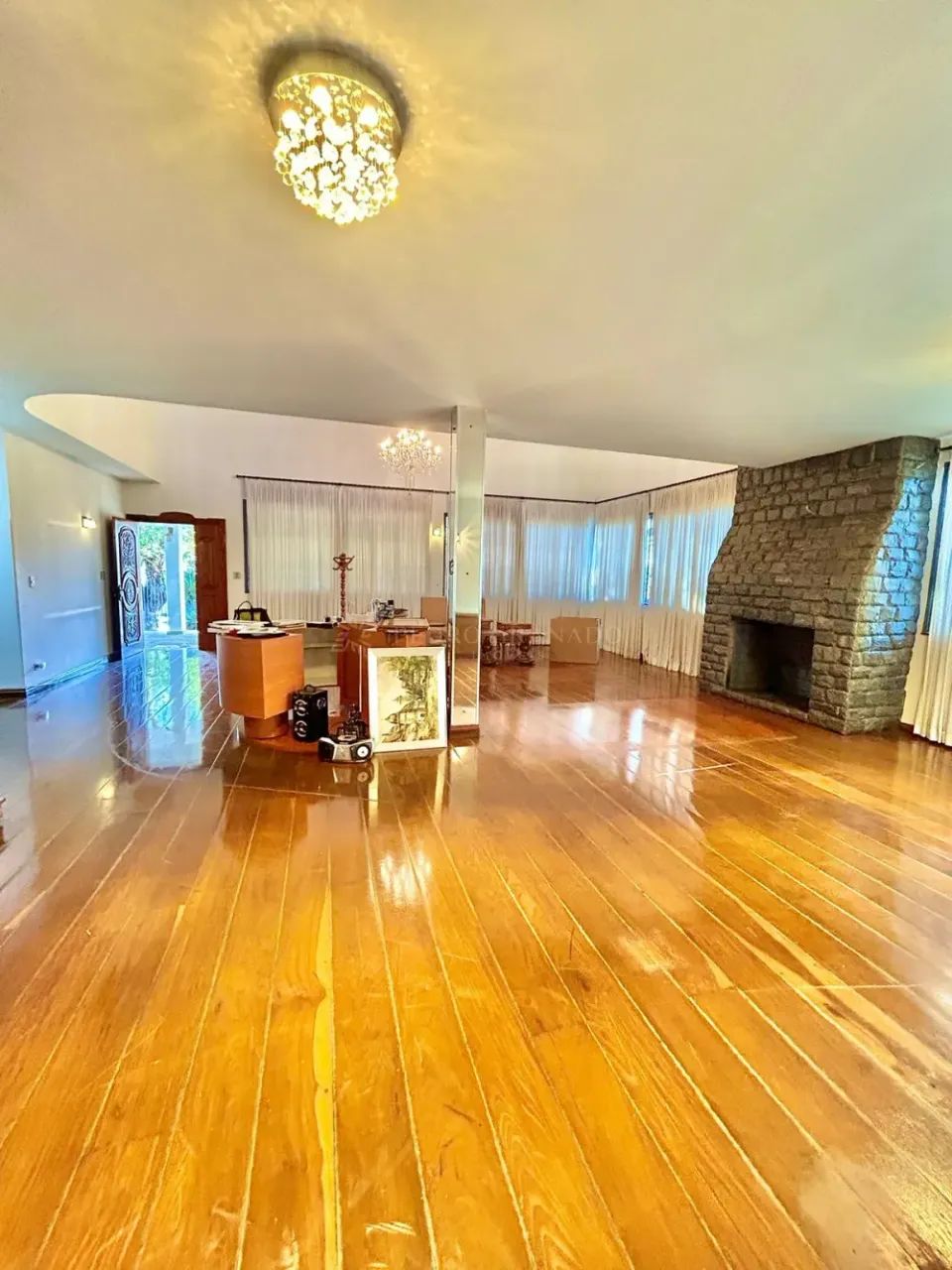 Sobrado super espaçoso e com localização privilegiadíssima - Zona 05 - Foto 5