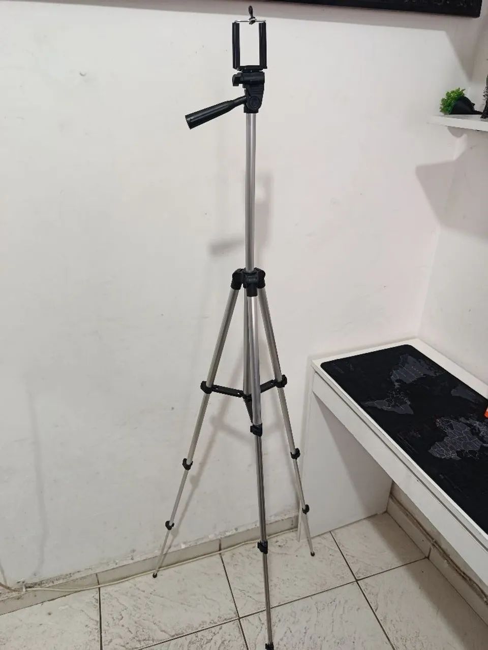 Tripé 1.50mt com suporte para celular e nível / PROMOÇÃO IMPERDÍVEL 