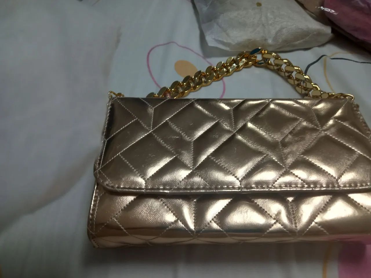 Linda Bolsa dourada. - Foto 4