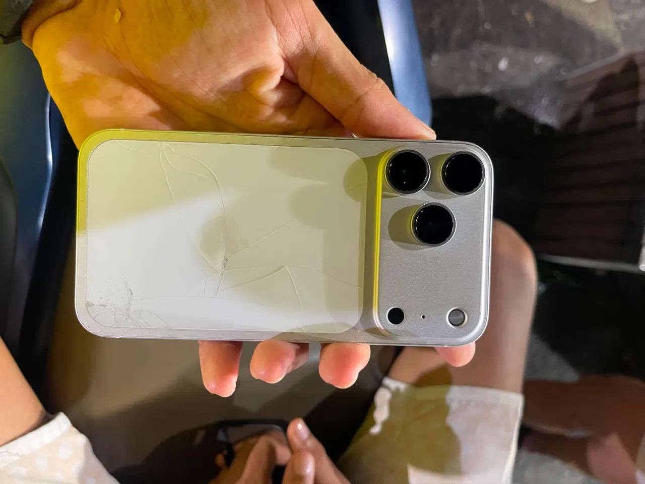 iPhone 11 (carcaça do 17 pro) 128gb, (original preto) - Foto 4