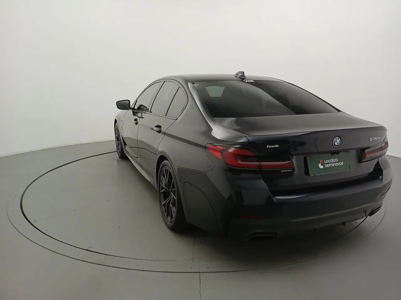 BMW Série 5 530E M Sport 2.0 Turbo Híbrido Aut., foto 3 de 18