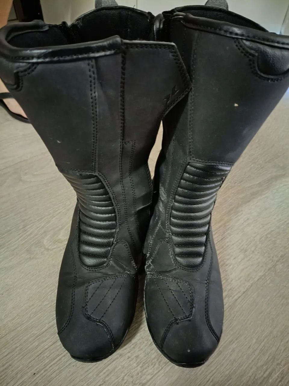 Bota de cano longo em microfibra  - Foto 2