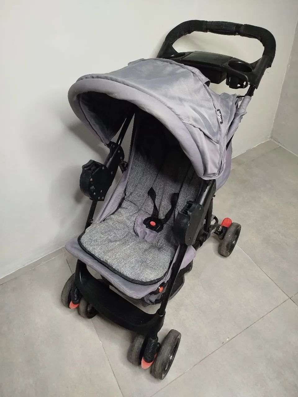 Carrinho de bebê Infanti 