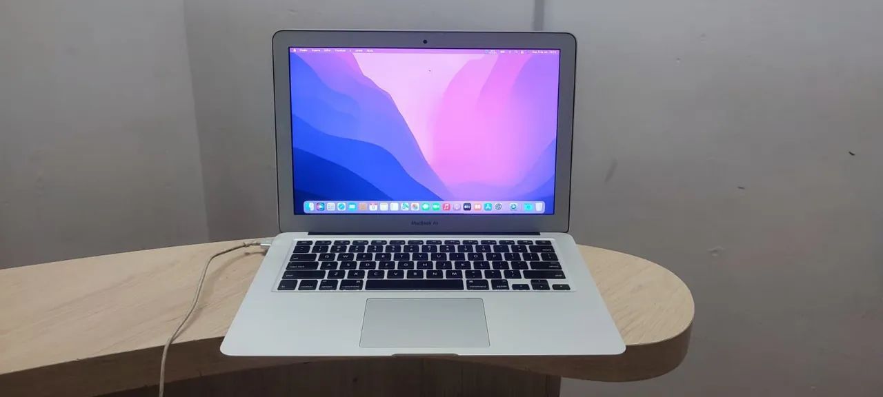 Macbook air 13 Ano 2015/Core i5/ssd128/4gb memoria - Notebooks
