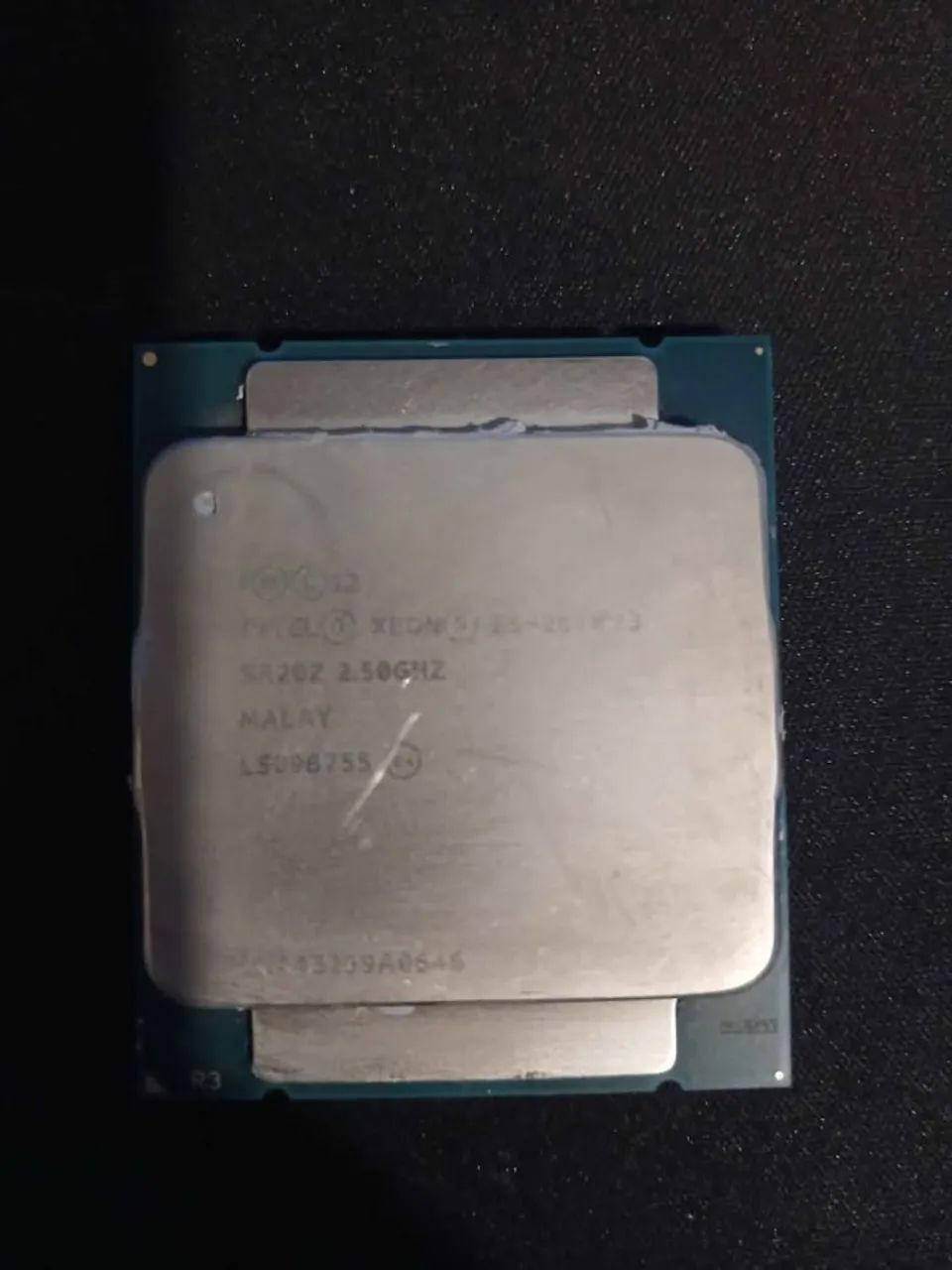 Xeon E5-2678v3 12/24 (X99, compatível com DDR3 e DDR4)