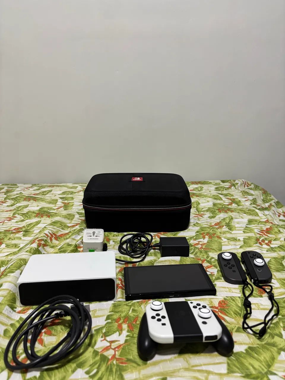 Nintendo Switch OLED + Controle Extra + Maleta | Conservado e Aceito proposta 