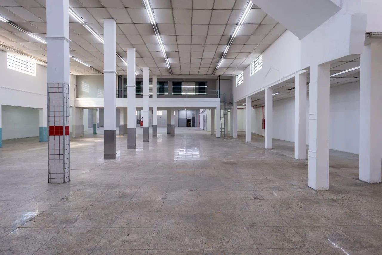 Galpão na Rua Victória Simionato, 796  3610 m² - Foto 2