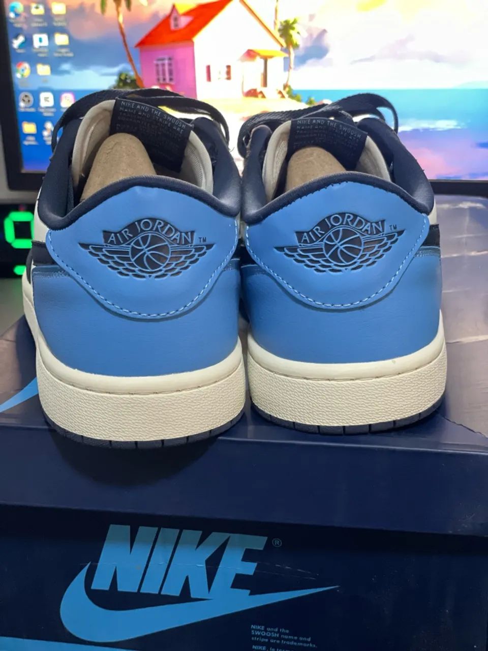 Tênis Air Jordan 1 low OG Obsidian  - Foto 4