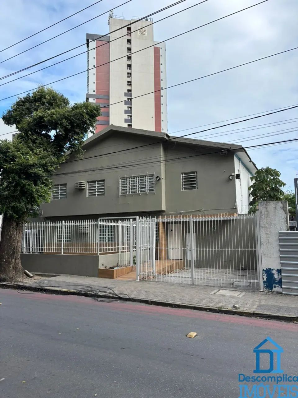 CASA COMERCIAL AMPLA E ESTRUTURADA