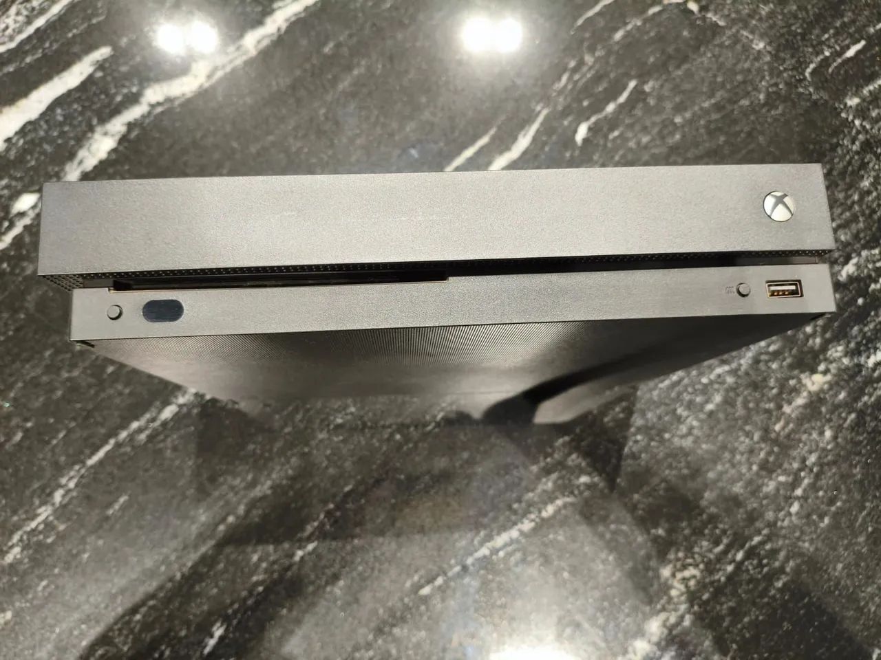 Xbox One X 1TB + Controle original  - Foto 5
