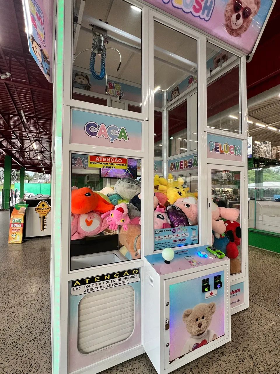 VENDO MÁQUINA DE PELÚCIA GIGANTE 
