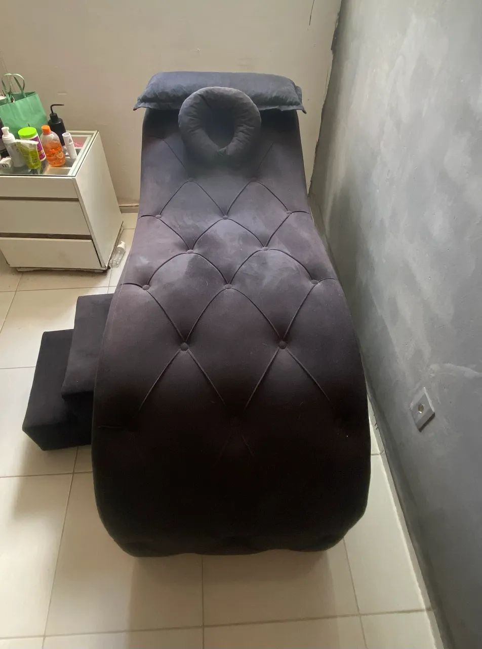 Maca luxo preta, com almofada e escada semi nova