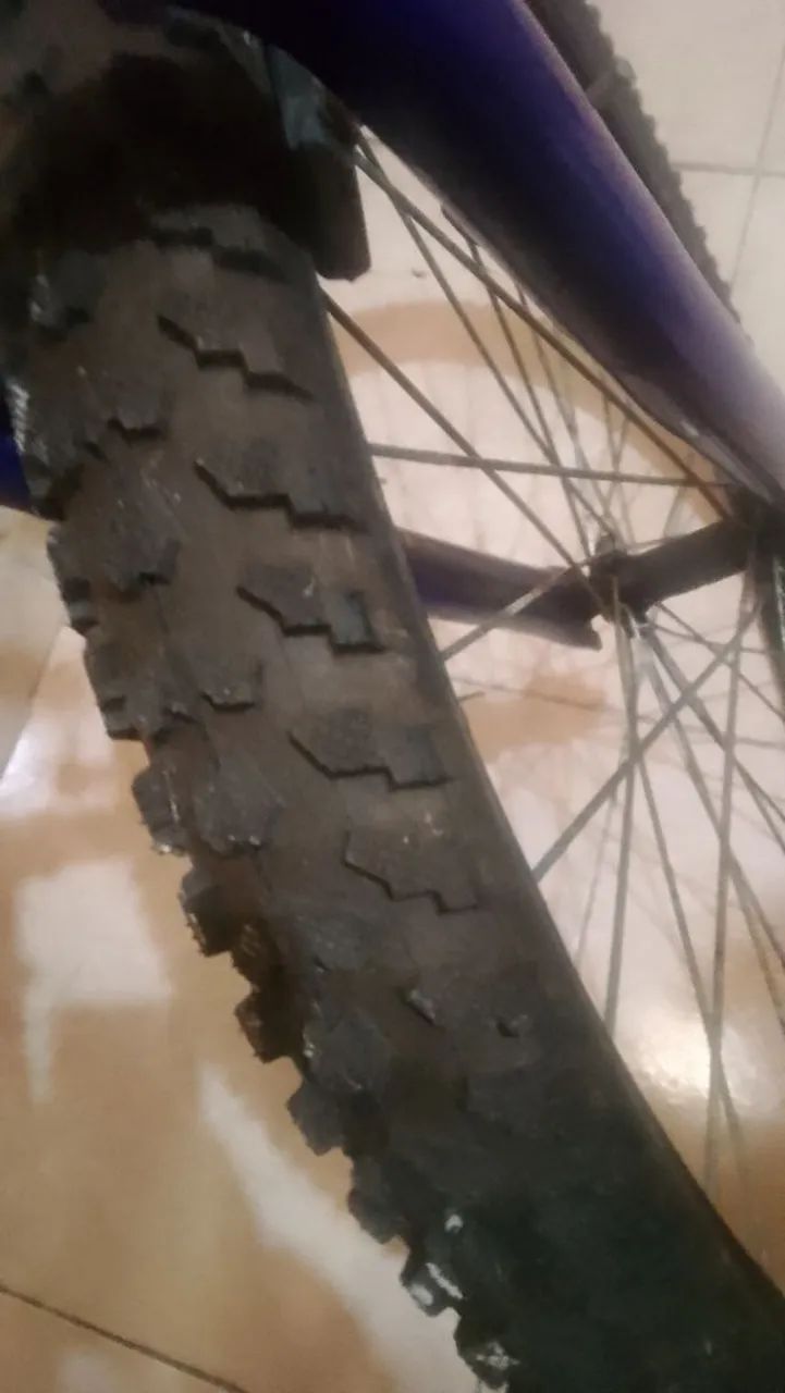 Bicicleta aro 26 semi nova - Foto 5