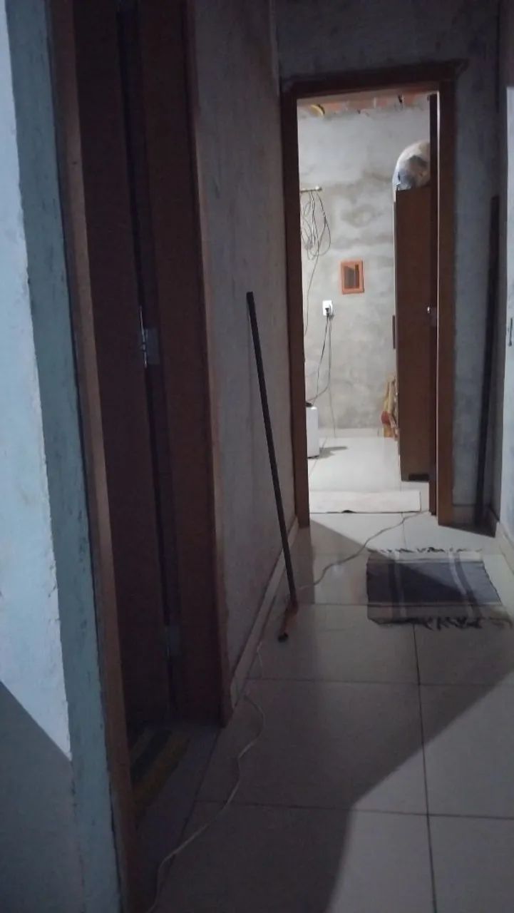 Vendo uma casa com.3 peças e um banheiro. - Foto 5