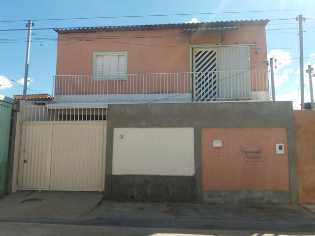 Lindo sobrado com 04 Apartamentos!