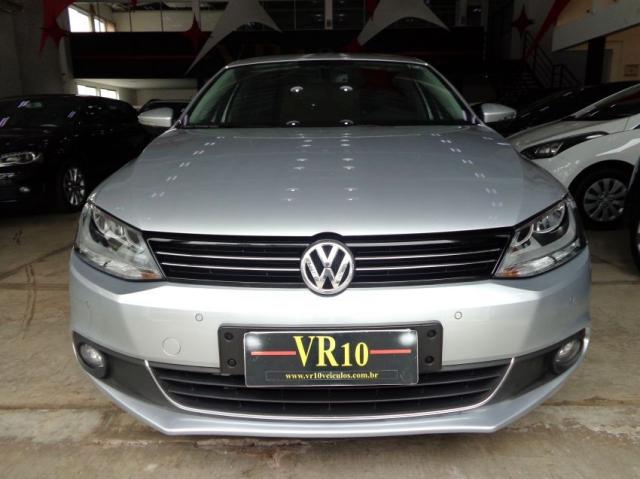 Volkswagen Jetta 2.0 TSI 4P