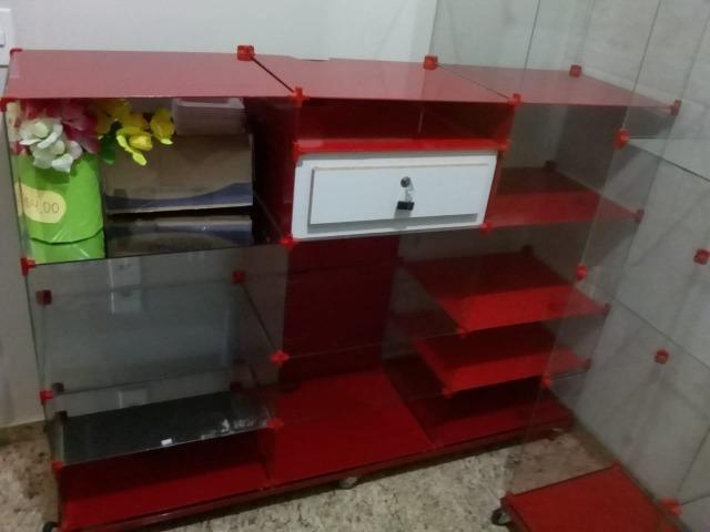 Vitrines com revertimento vermelho - Foto 2