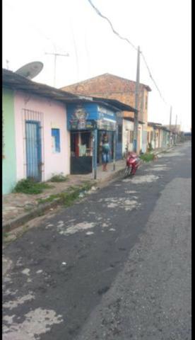 Vende-se uma kit-net bem localizada