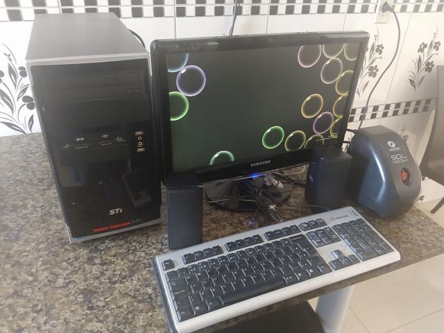Vendo computador completo funcionando perfeitamente...