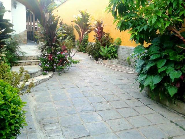 Casa Comercial - Correas - ideal para Clínicas, etc
