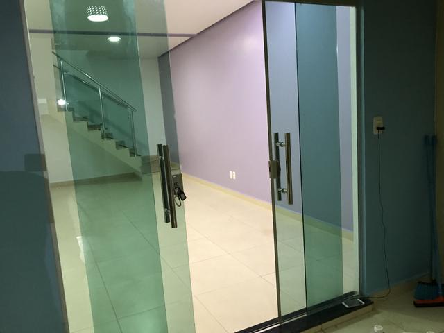 Vende-se imóvel com 2 casas geminadas - Foto 2