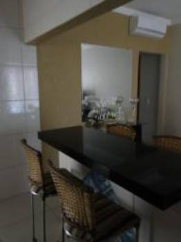 Linda casa em condomínio fechado, 3 quartos (1 suíte), com piscina - Foto 6