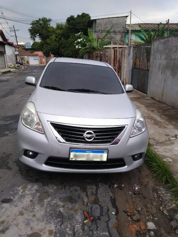 Nissan Versa Completo