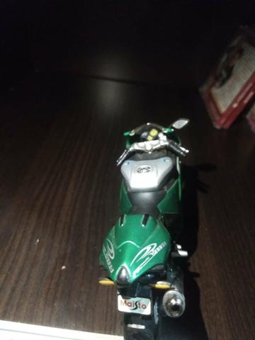 Moto em miniatura Maisto - Foto 2