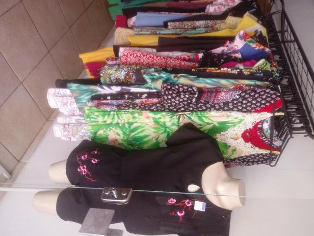 Tenho roupas pra quem vai abrir um bazar - Foto 5