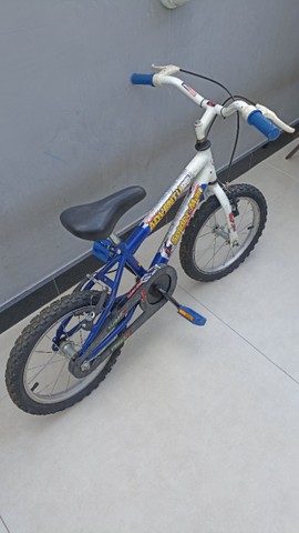 Bicicleta Infantil Spider Man Aro 12 - Usada - Foto 4