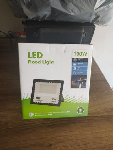 Refletor  LED 100w  - bivolt -  branco frio -  novo  -  na caixa      