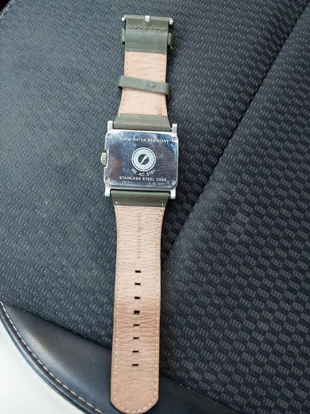 RELÓGIO QUADRADO DE PULSO PULSEIRA COURO SÓ VENDA NÃO TROCO POR NADA  - Foto 4