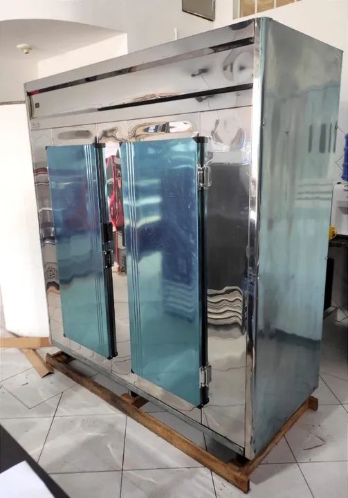 Geladeira de Inox com 2 Portas p/ Comércio - Ormifrio 