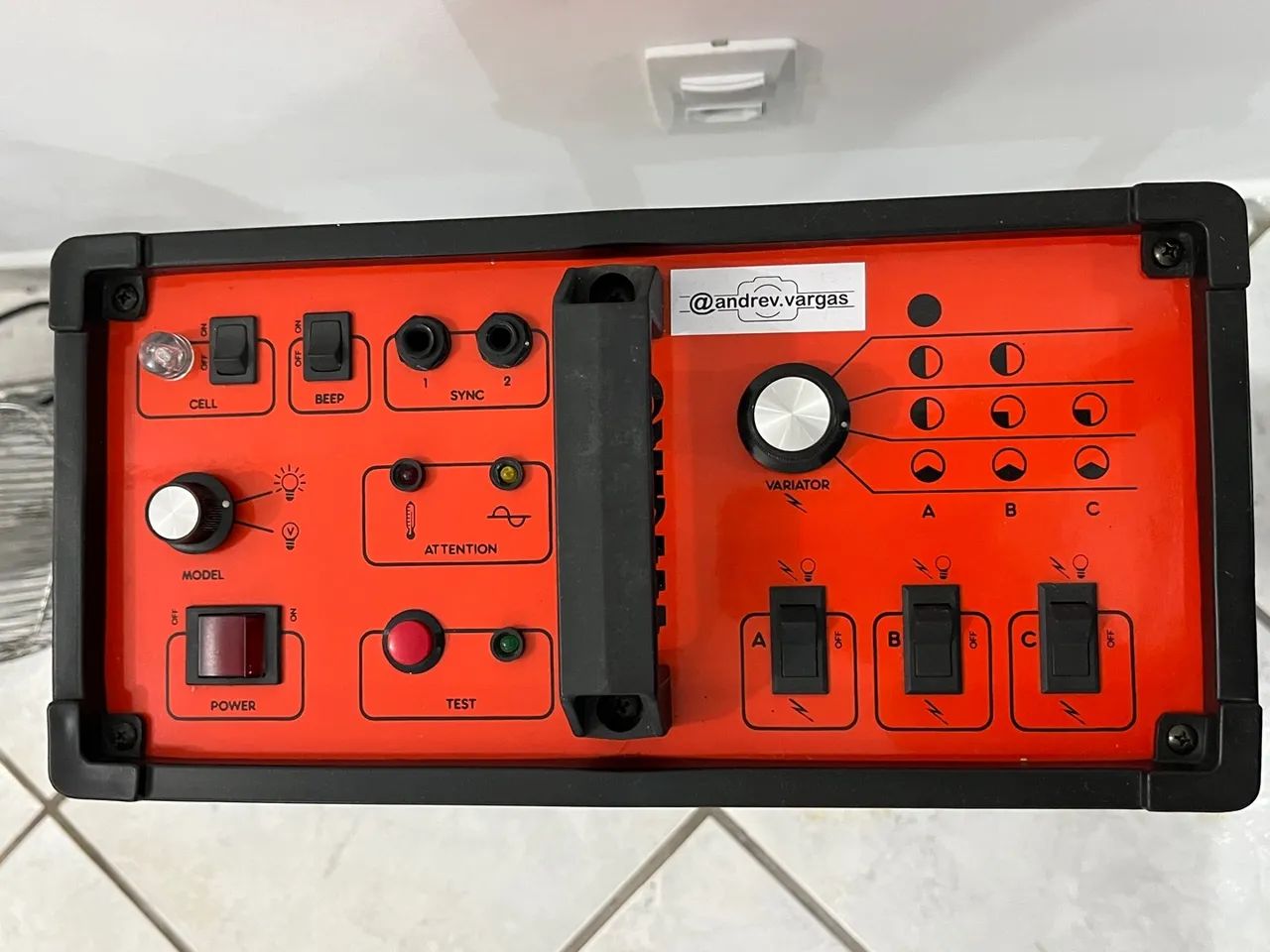Conjunto Mako gerador 2404 e três tochas - Foto 3