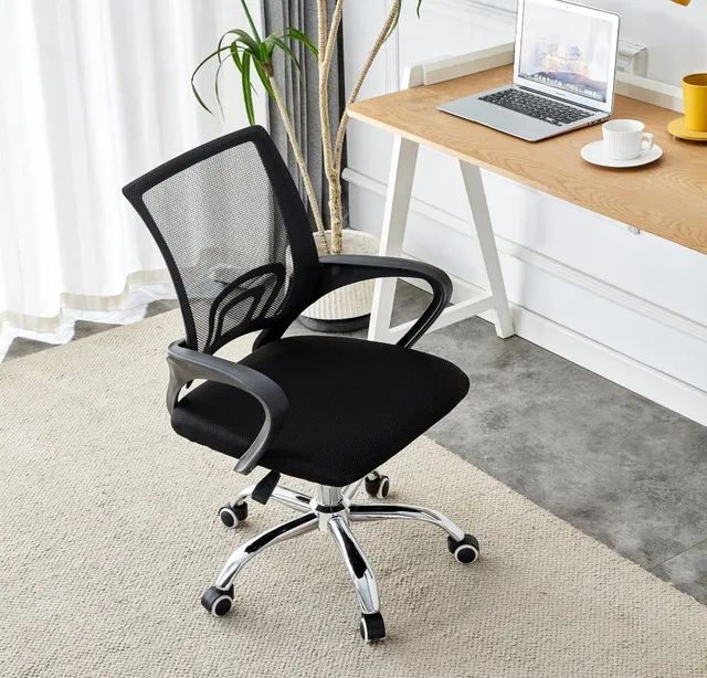 Cadeira de escritório giratoria preta 