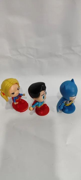 Bonecos Miniaturas Superman, Supergirl e Batman Coleção Bob's  - Foto 2