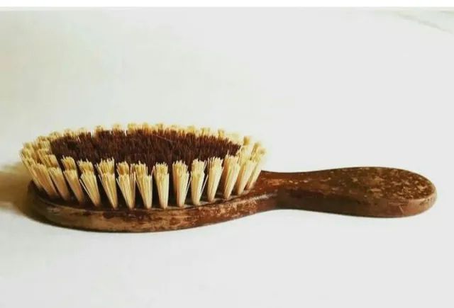 Antiga Escova de Roupas. Madeira.