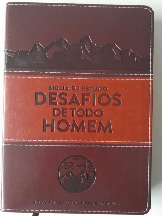 Bíblia de Estudo Desafios de Todo Homem - Nova Versão Transformadora
