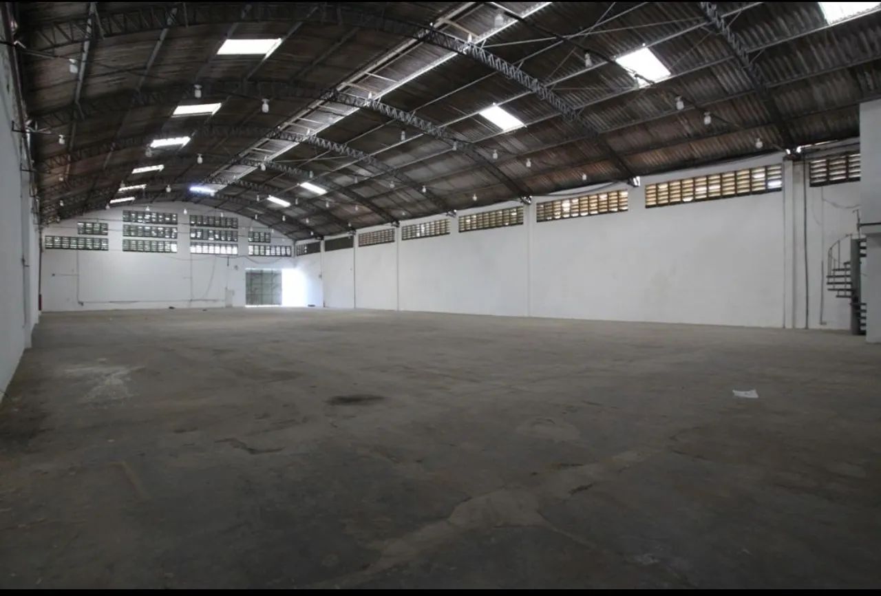 Alugo galpão, com docas e ampla área de manobra  - Foto 5